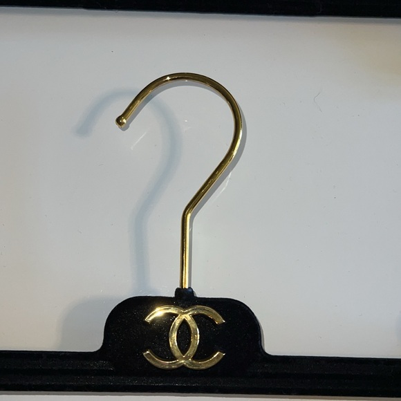 3 pcs Gold plated Chanel CC auth black velvet hangers boutique pant skirt jacket - Picture 3 of 7
